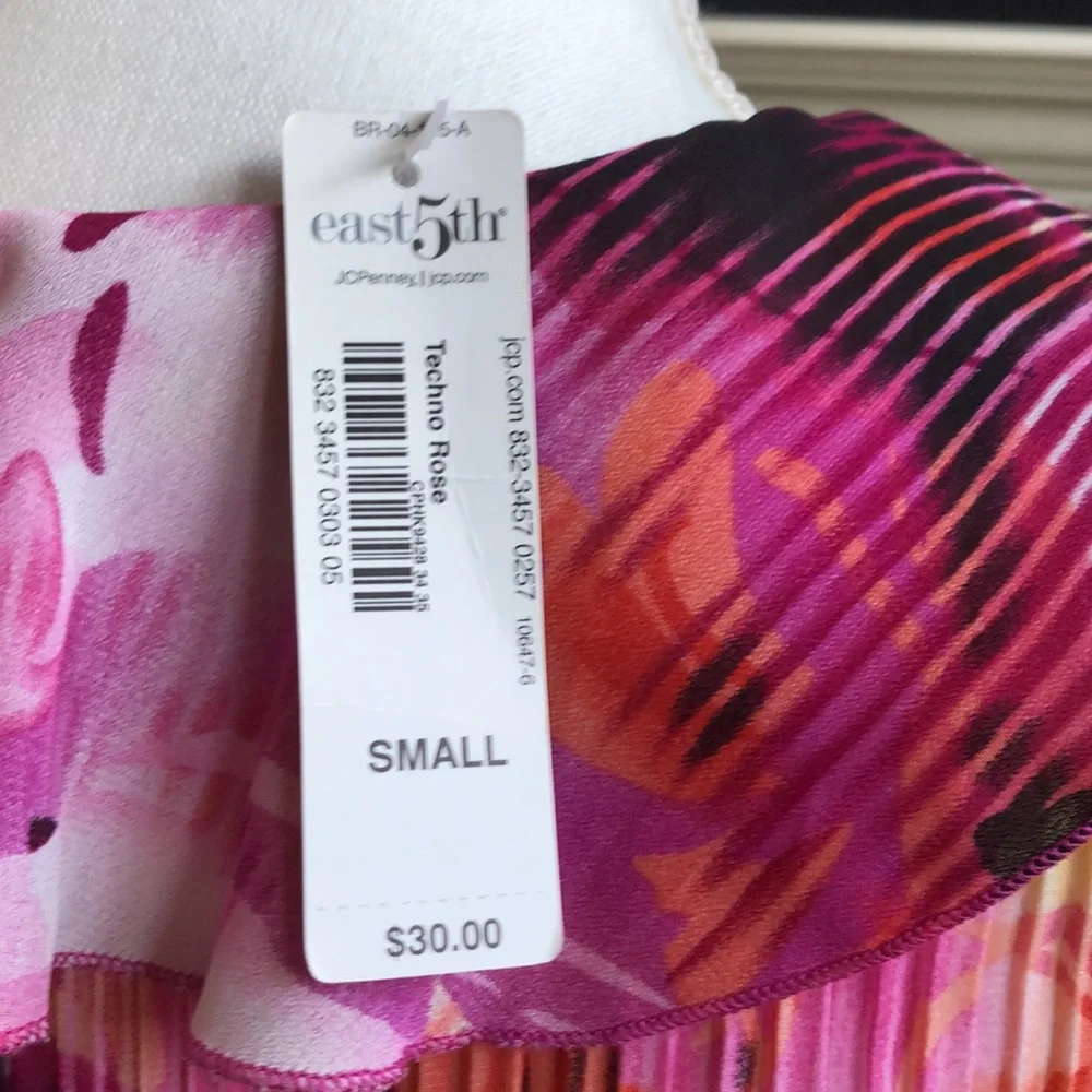 NWT East 5th crinkle floral blouse with ruffle and flutter sleeves size small - Picture 4 of 6